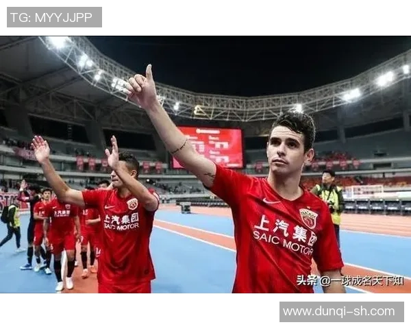 荣耀见证绿茵传奇汇聚球迷与球星情怀的签名足球纪念展