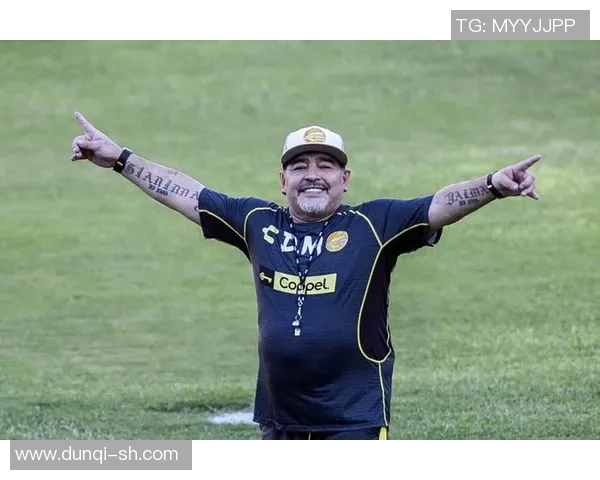 足球巨星亲笔签名珍藏版:回顾传奇瞬间与经典时刻的独特收藏价值 足球巨星亲笔签名珍藏版:回顾传奇瞬间与经典时刻的独特收藏价值